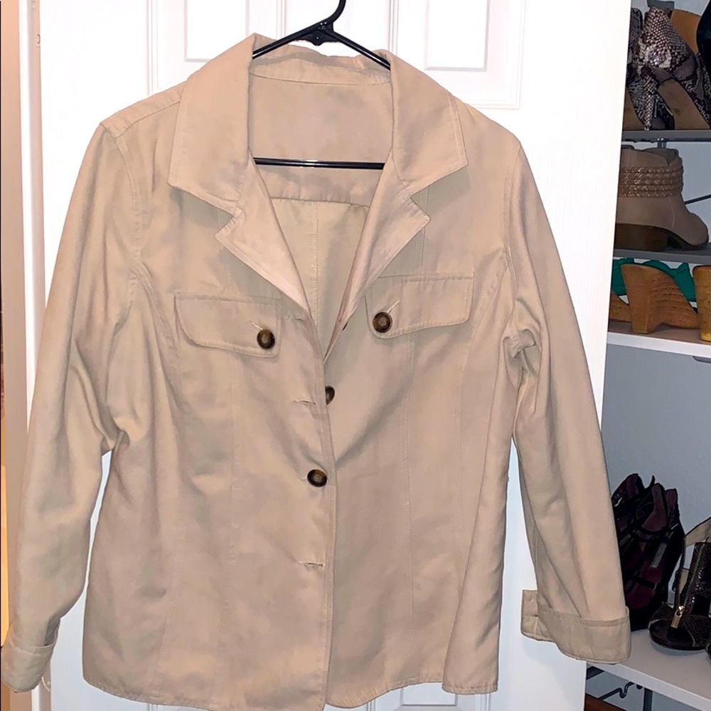 Lightweight jacket